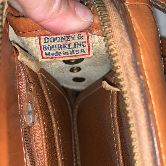 Vintage Gently Loved Dooney & Bourke All Weather Pebbled Leather Crossbody - Picture 8 of 12